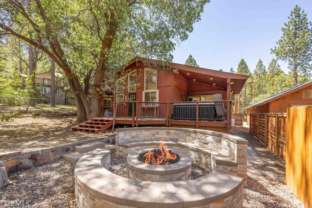 793 Knight Big Bear Lake, CA 92315