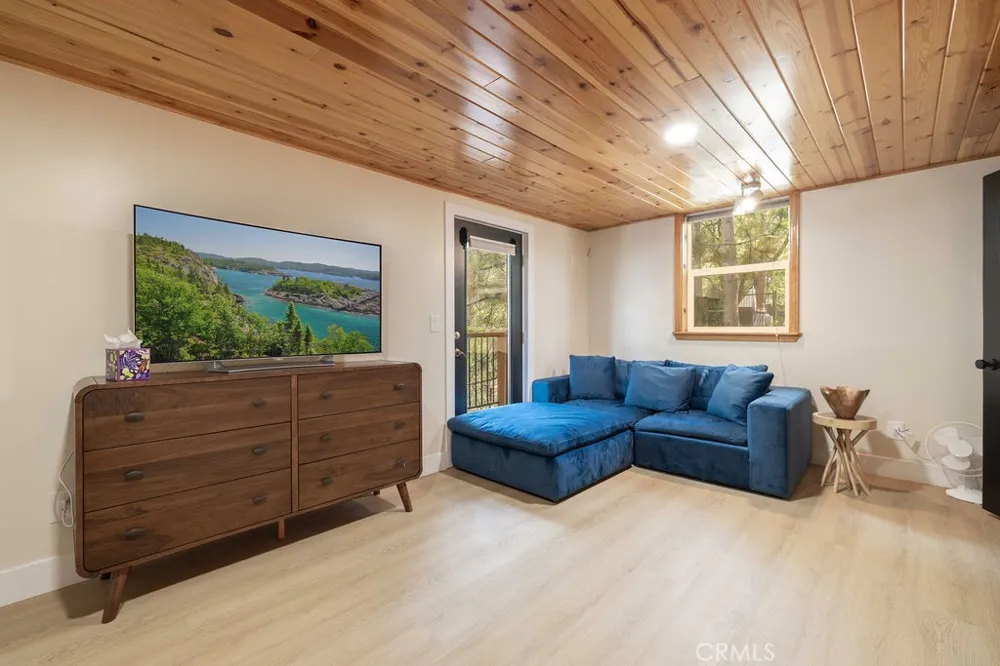 793 Knight Big Bear Lake, CA 92315