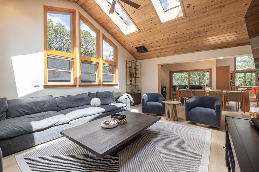 793 Knight Big Bear Lake, CA 92315