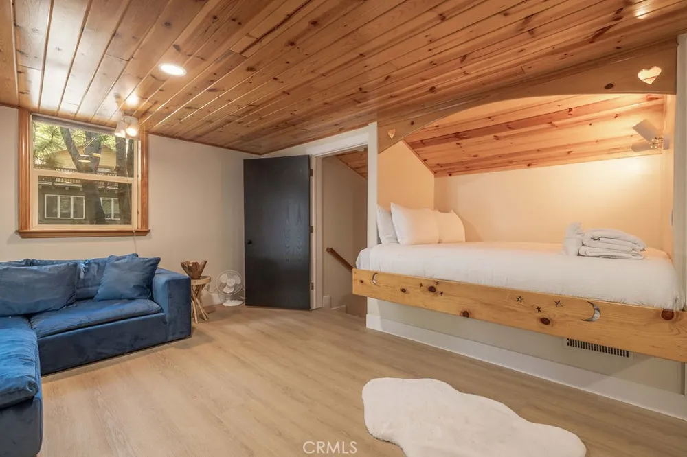 793 Knight Big Bear Lake, CA 92315