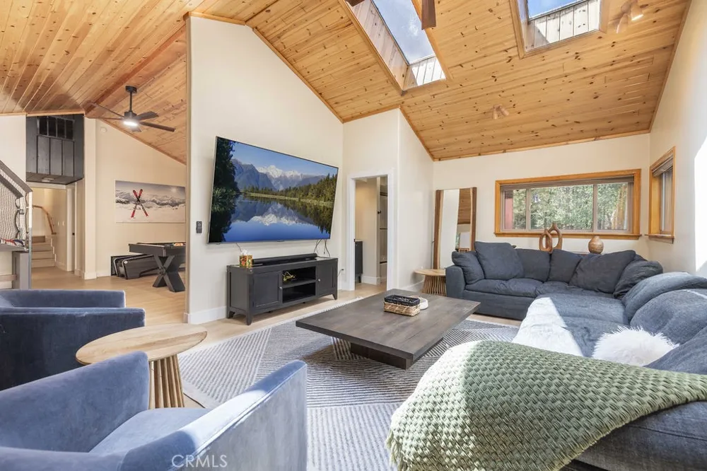 793 Knight Big Bear Lake, CA 92315