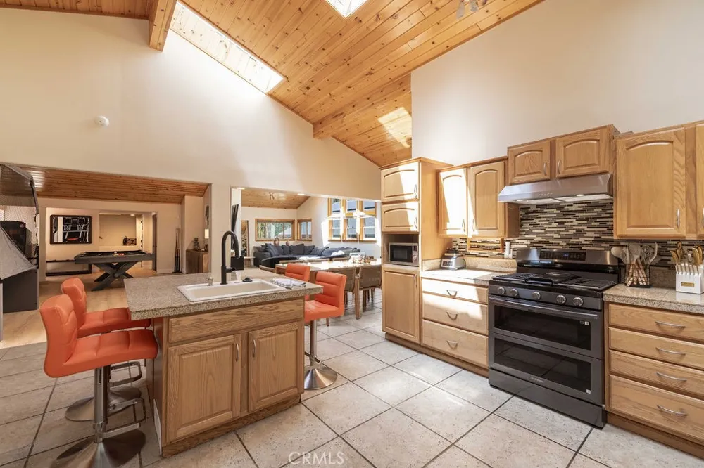 793 Knight Big Bear Lake, CA 92315