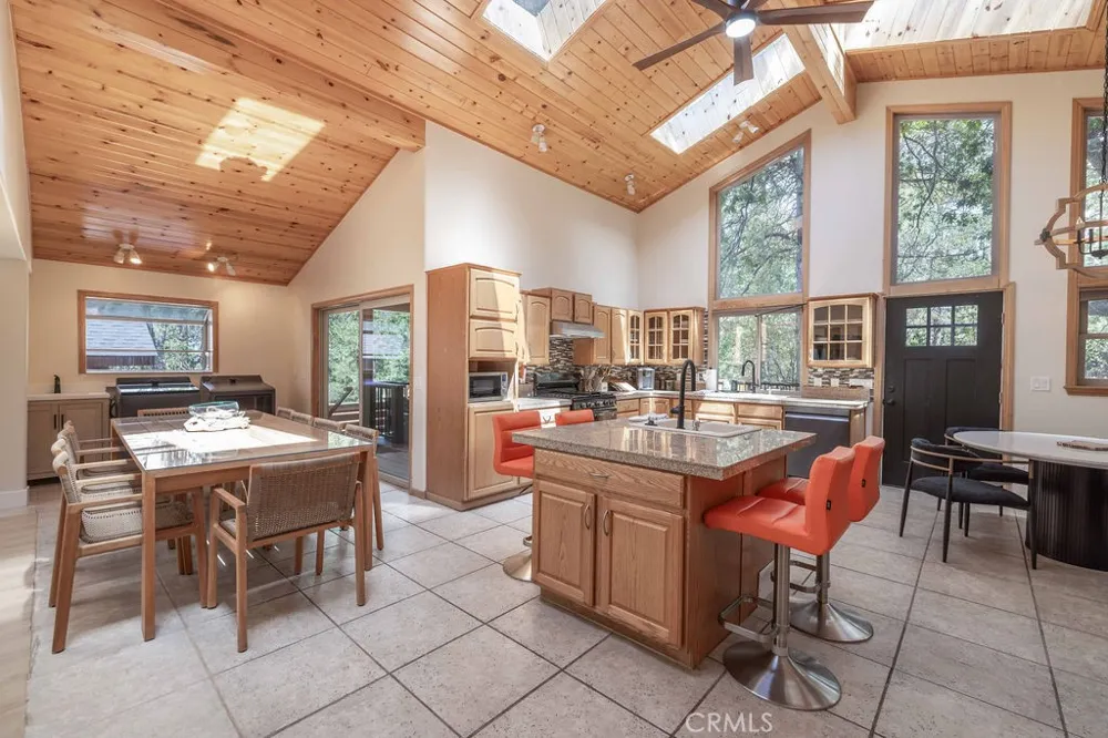 793 Knight Big Bear Lake, CA 92315