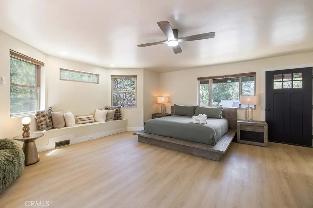 793 Knight Big Bear Lake, CA 92315