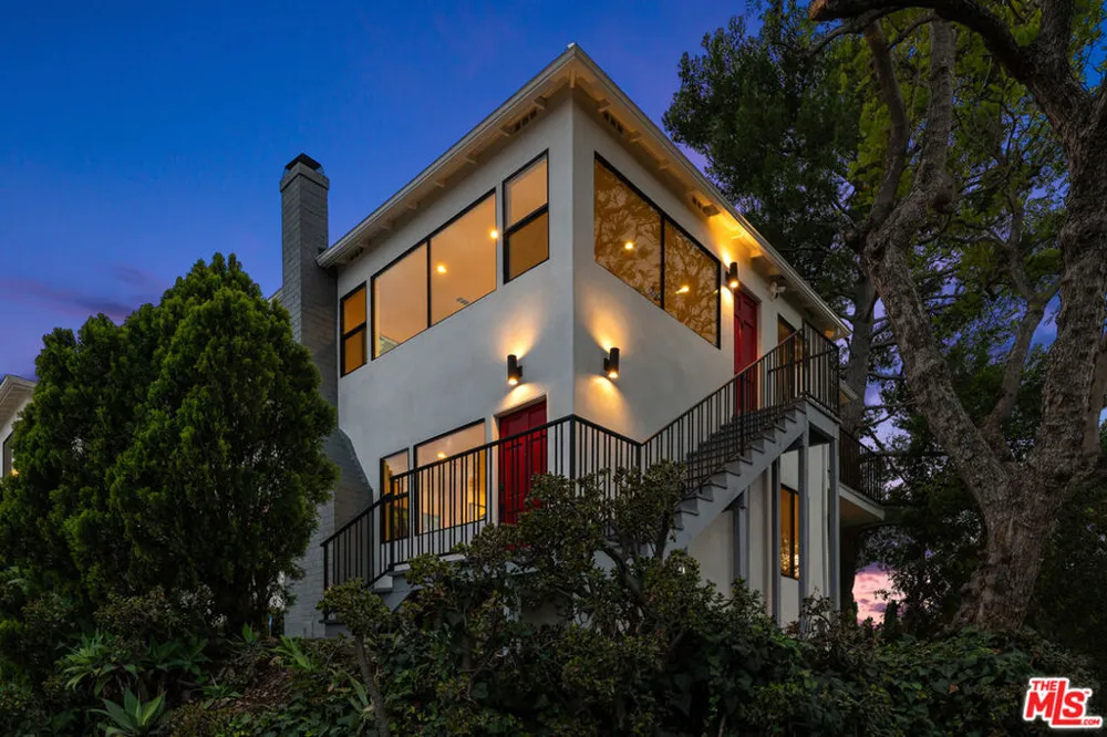 2047 Paramount Drive Los Angeles, CA 90068