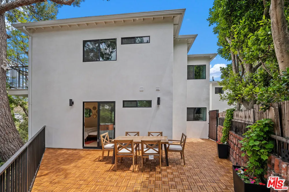 2047 Paramount Drive Los Angeles, CA 90068