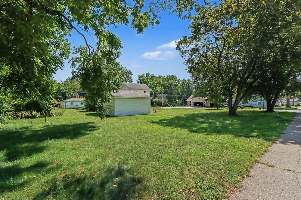 303 E State Street Vicksburg, MI 49097