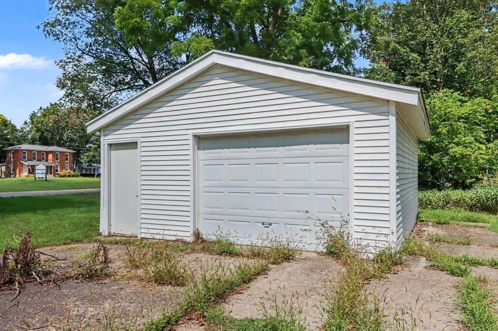 303 E State Street Vicksburg, MI 49097