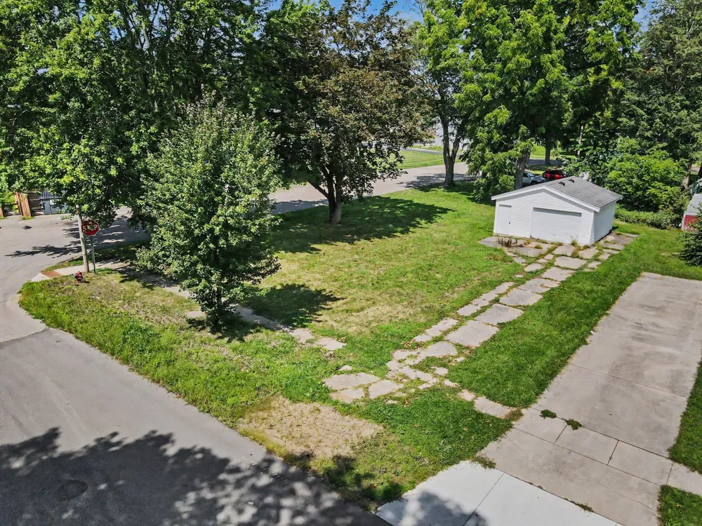 303 E State Street Vicksburg, MI 49097