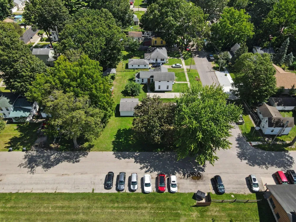 303 E State Street Vicksburg, MI 49097