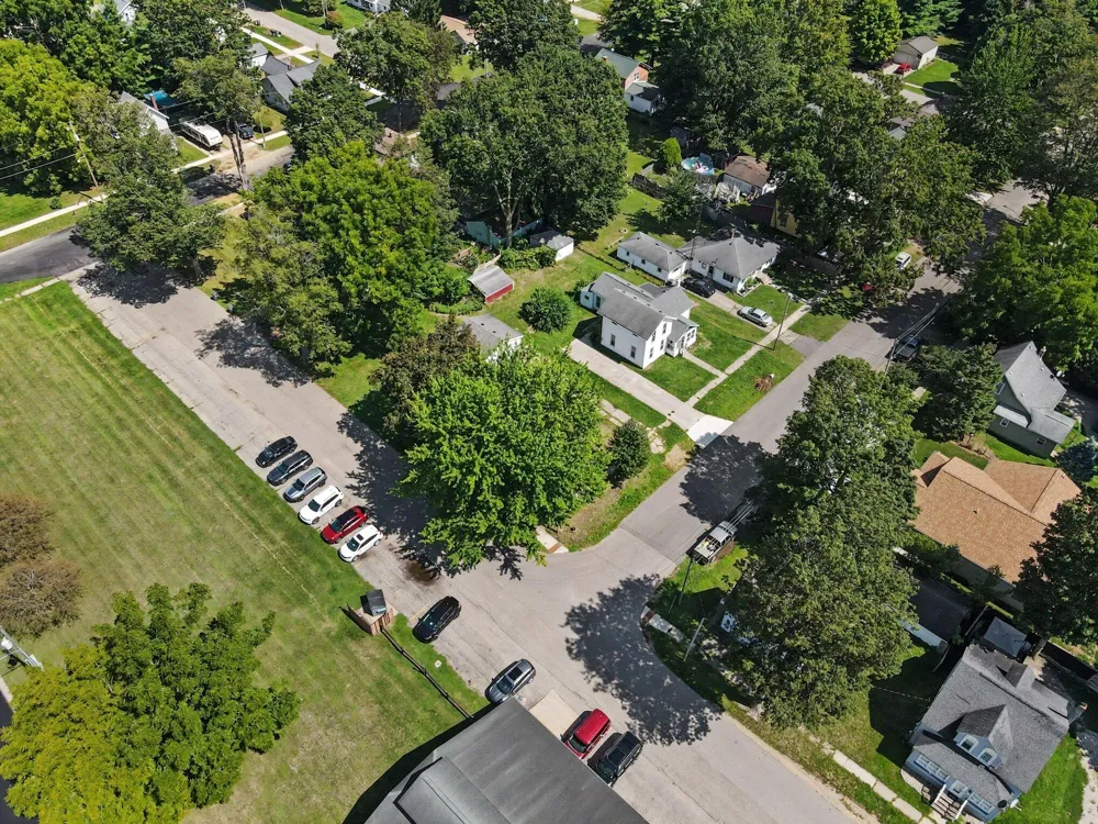 303 E State Street Vicksburg, MI 49097