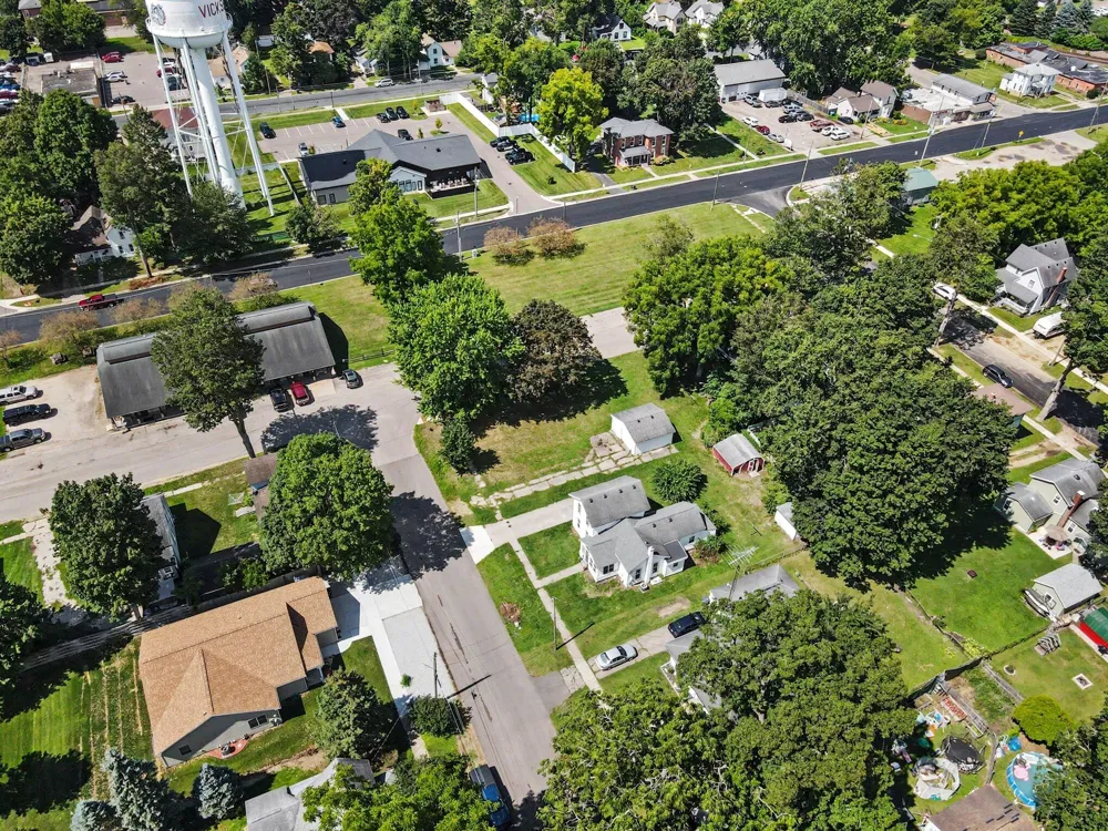 303 E State Street Vicksburg, MI 49097