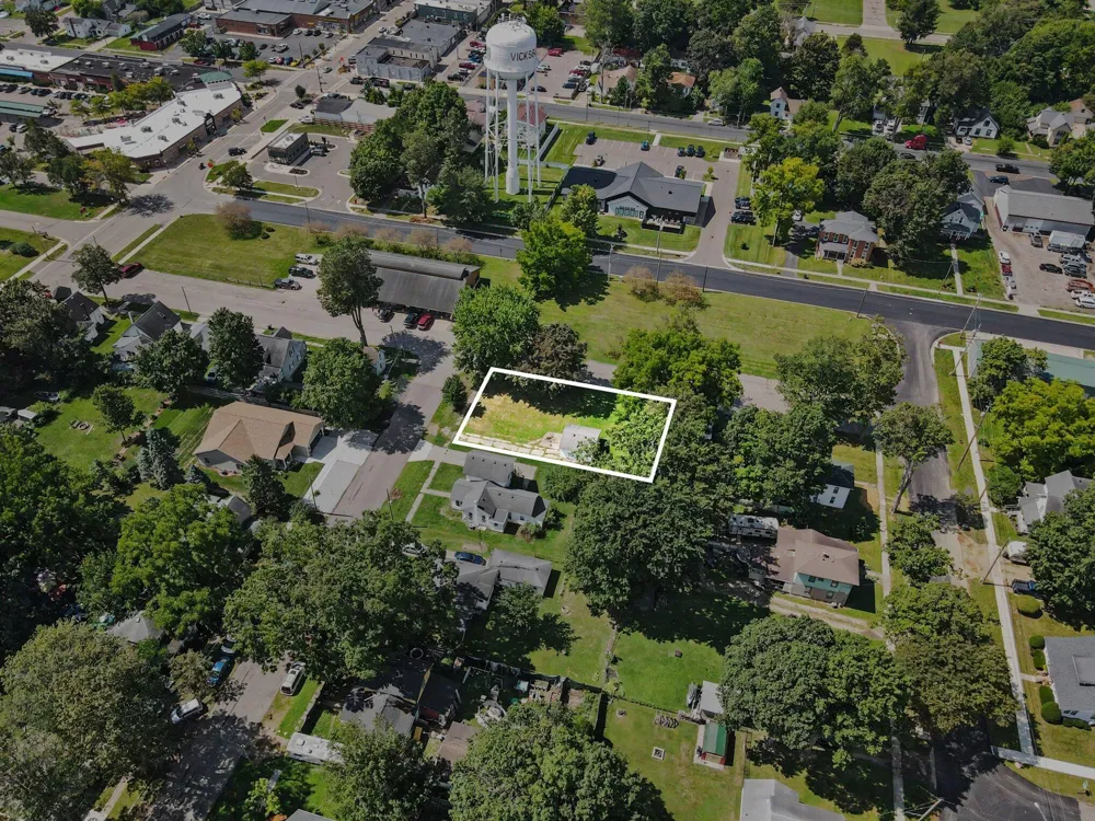 303 E State Street Vicksburg, MI 49097
