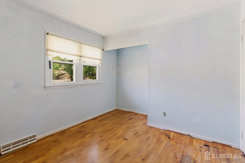 9 Camelot Court Manalapan, NJ 07726