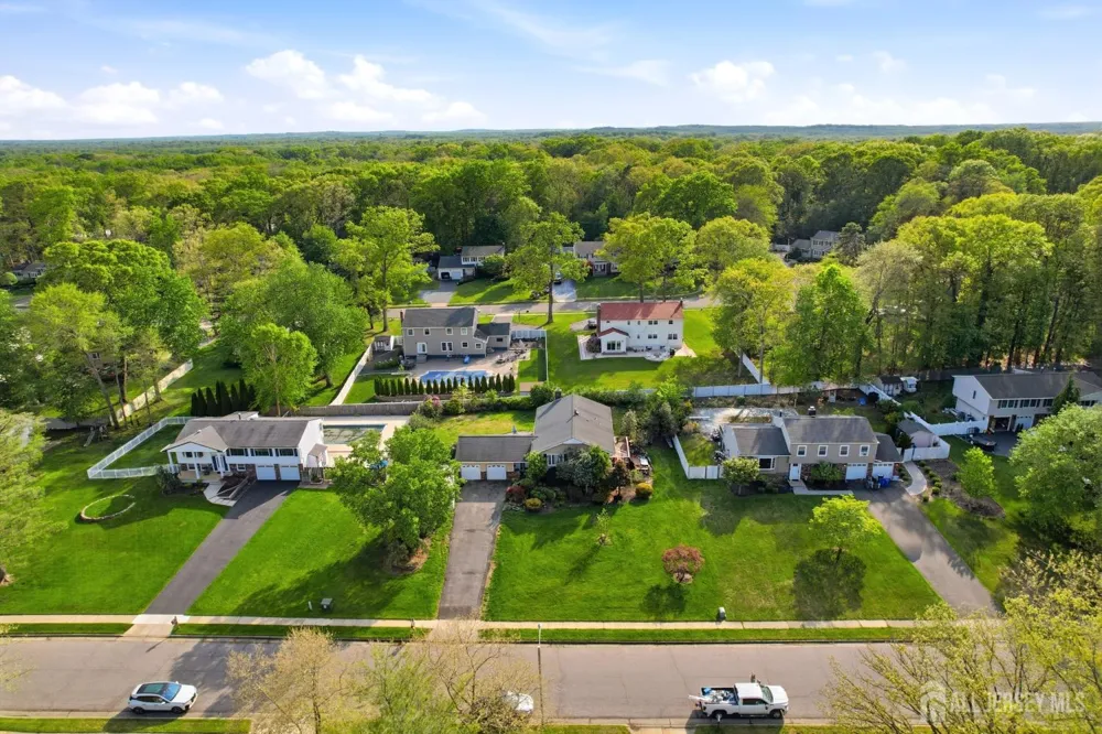 9 Camelot Court Manalapan, NJ 07726