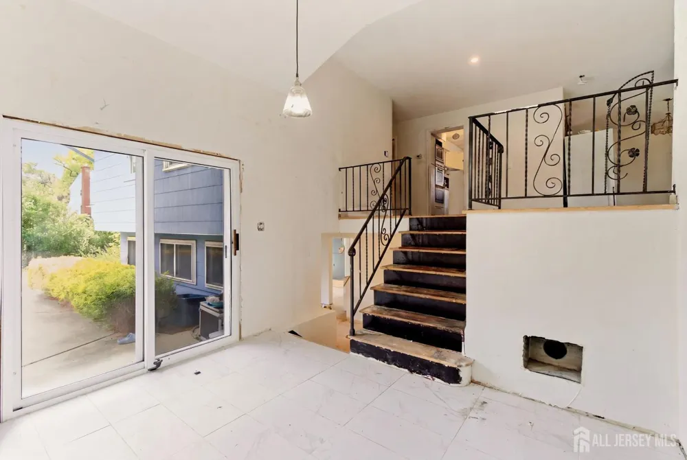9 Camelot Court Manalapan, NJ 07726