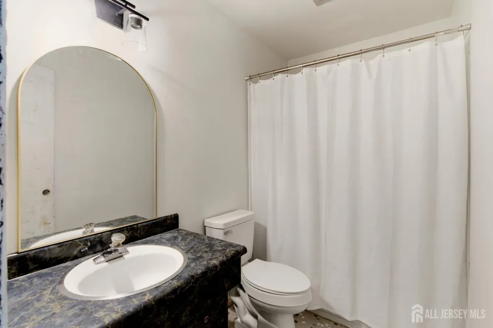 9 Camelot Court Manalapan, NJ 07726