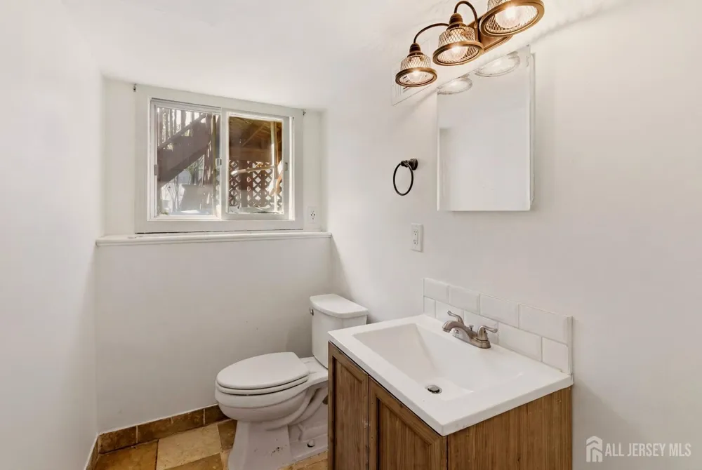 9 Camelot Court Manalapan, NJ 07726