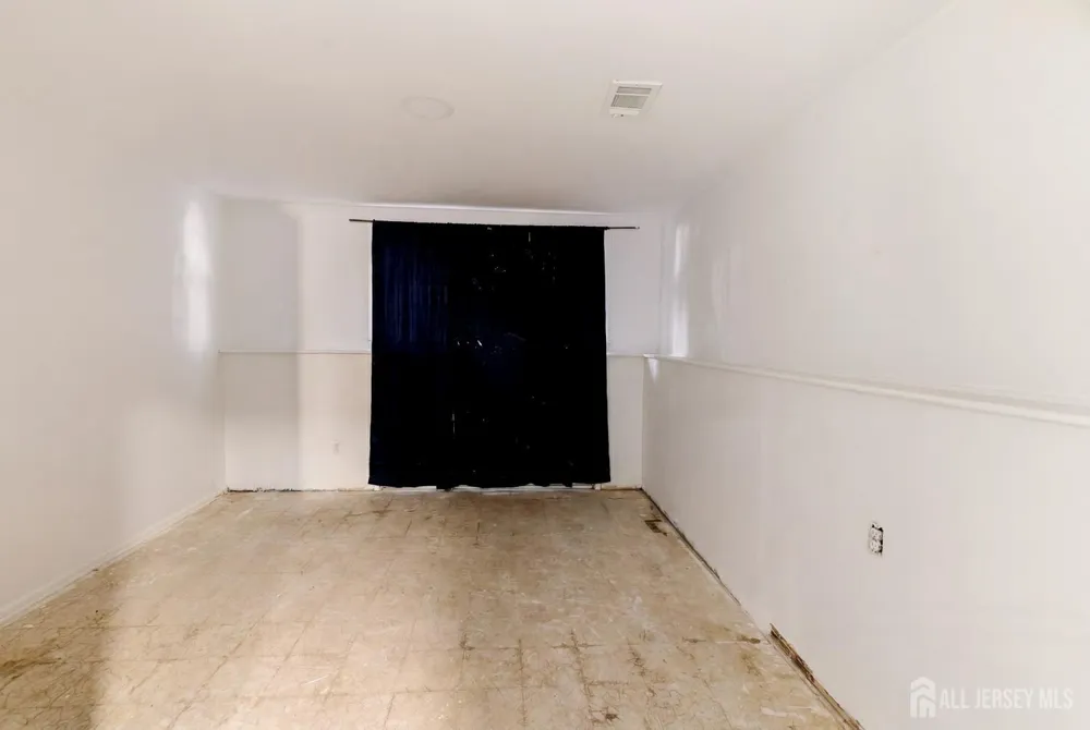 9 Camelot Court Manalapan, NJ 07726