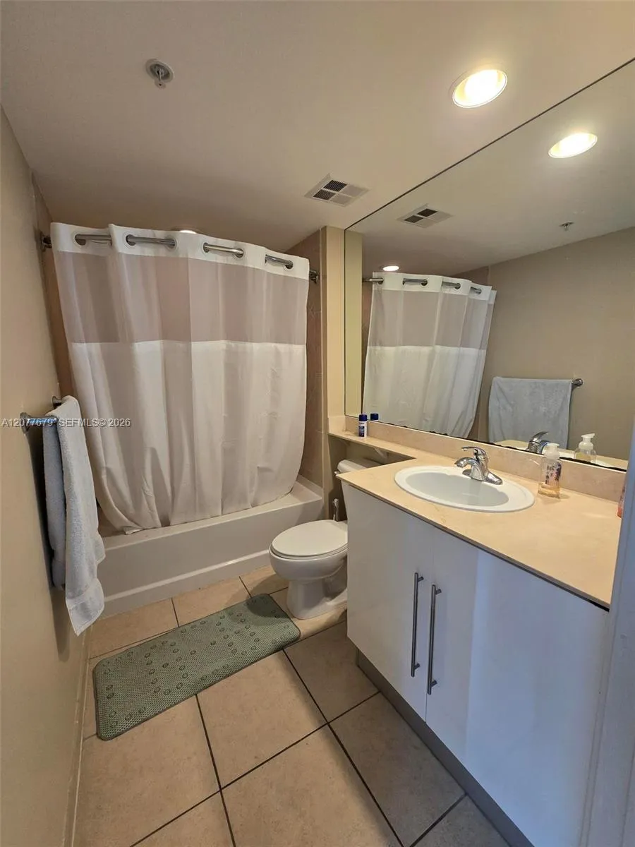 325 S Biscayne Blvd #3115 Miami, FL 33131