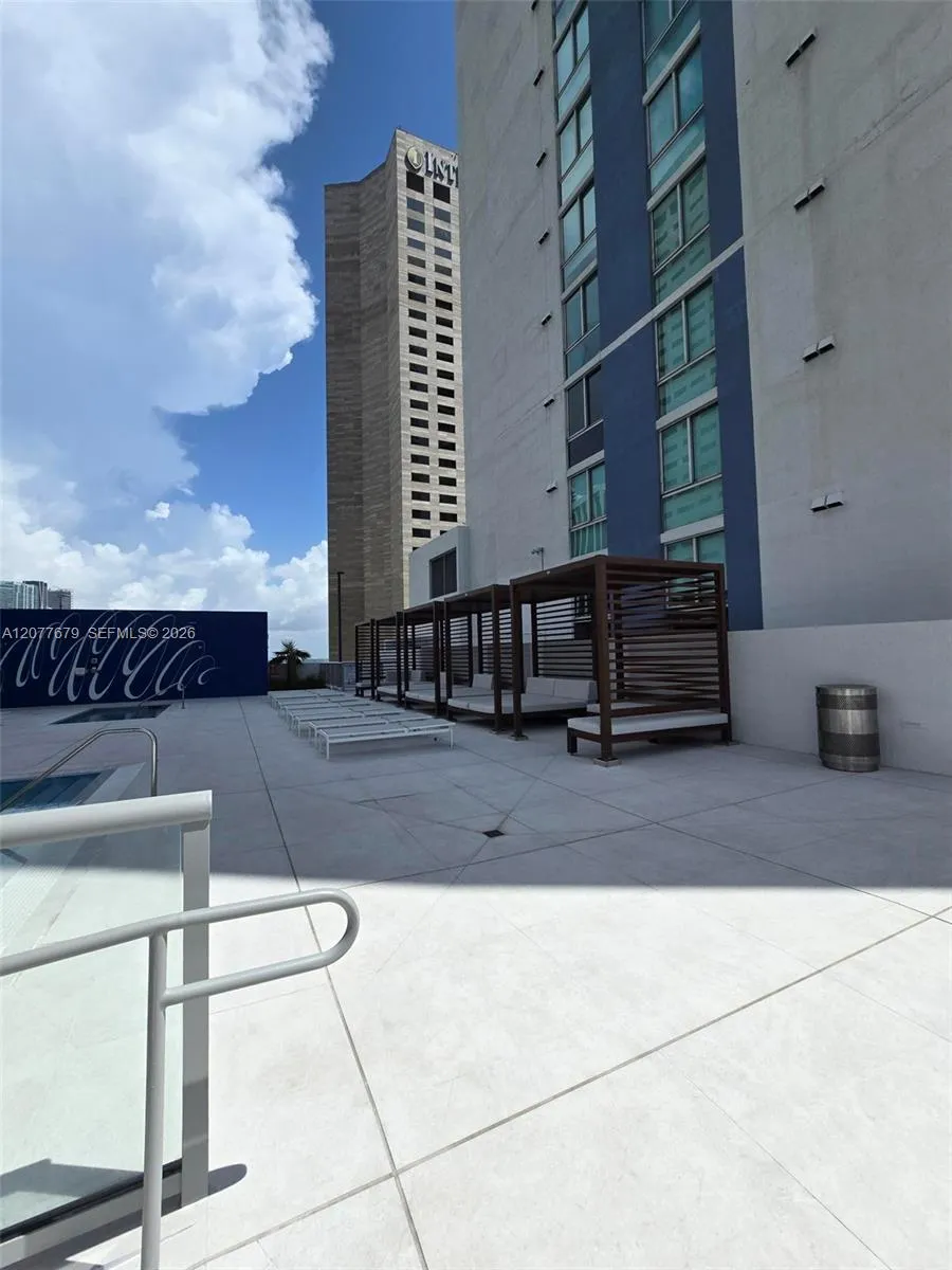 325 S Biscayne Blvd #3115 Miami, FL 33131