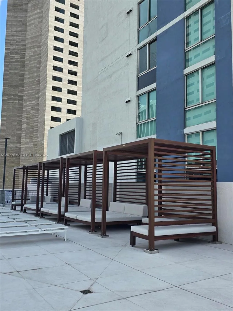 325 S Biscayne Blvd #3115 Miami, FL 33131