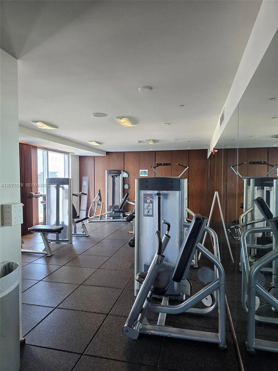 325 S Biscayne Blvd #3115 Miami, FL 33131