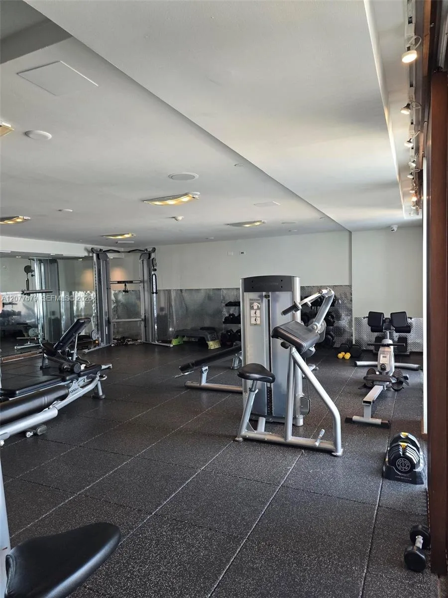 325 S Biscayne Blvd #3115 Miami, FL 33131
