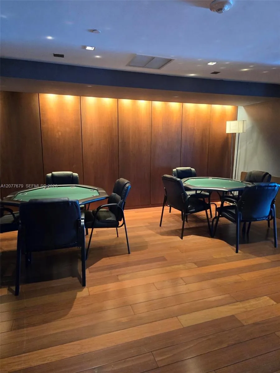 325 S Biscayne Blvd #3115 Miami, FL 33131