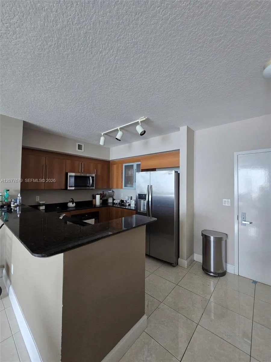 325 S Biscayne Blvd #3115 Miami, FL 33131