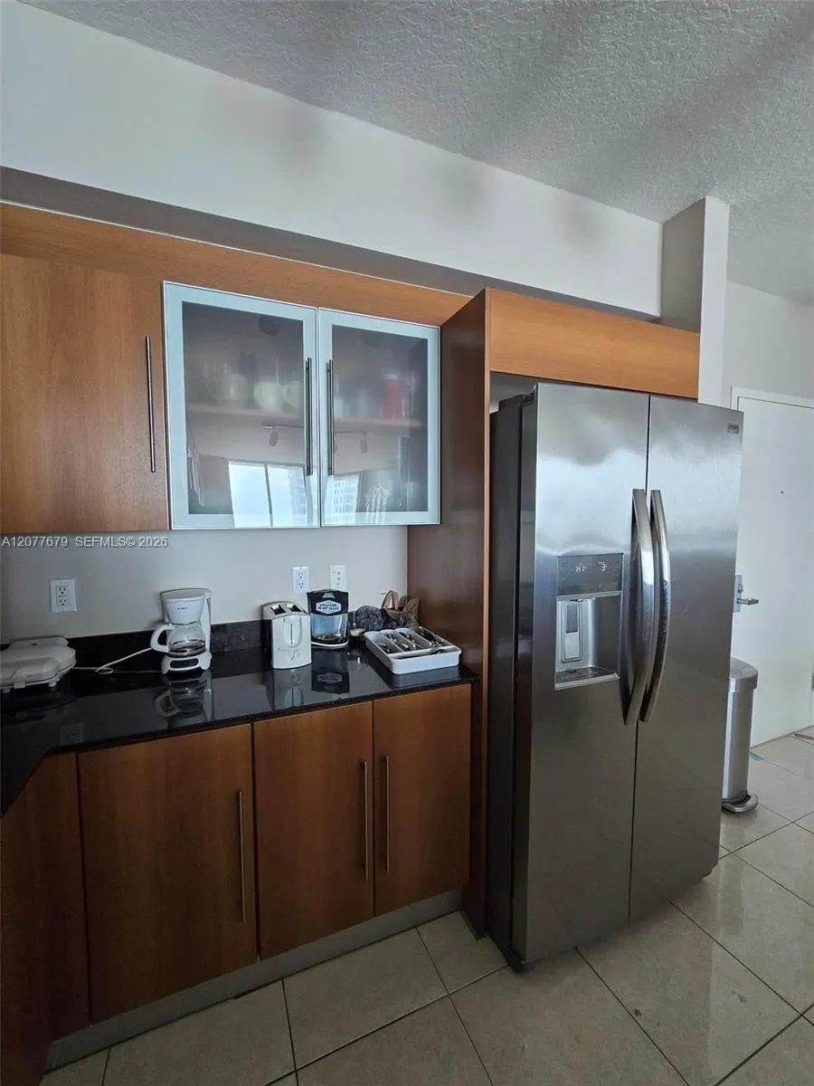 325 S Biscayne Blvd #3115 Miami, FL 33131