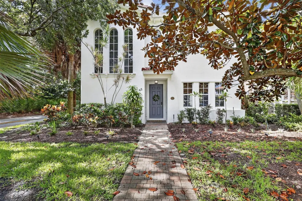 42 Stoney Drive Palm Beach Gardens, FL 33410
