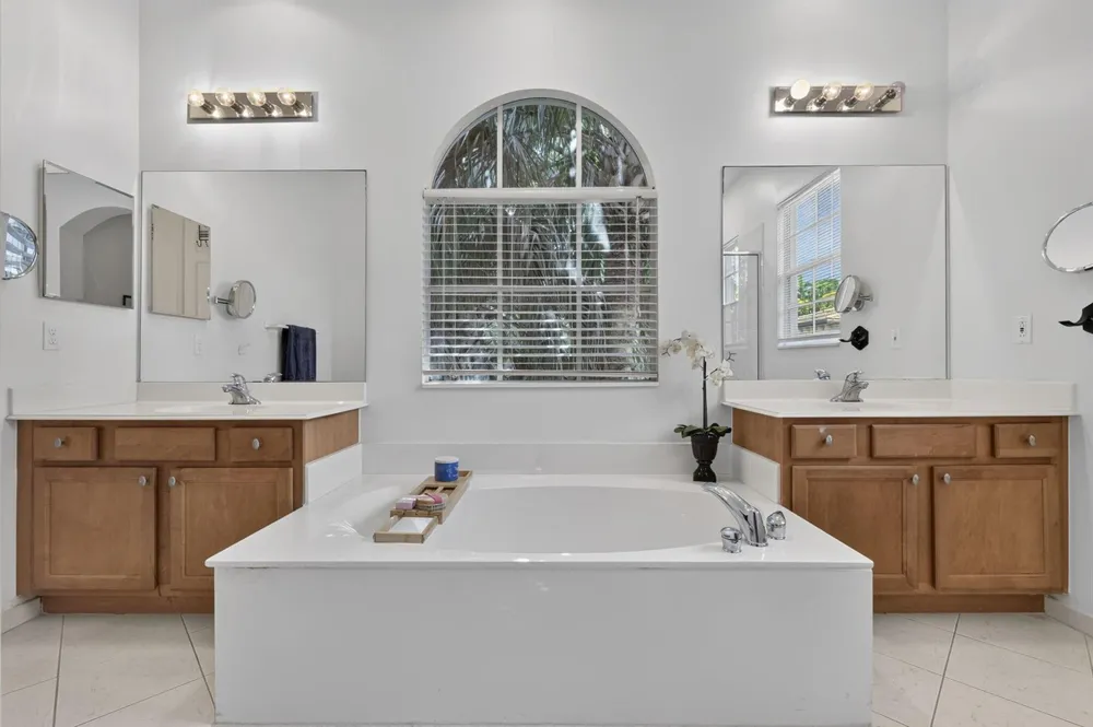 42 Stoney Drive Palm Beach Gardens, FL 33410