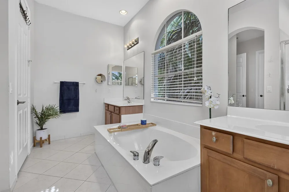 42 Stoney Drive Palm Beach Gardens, FL 33410