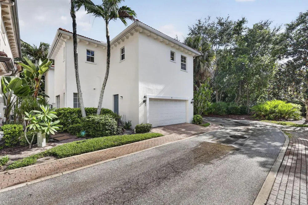 42 Stoney Drive Palm Beach Gardens, FL 33410