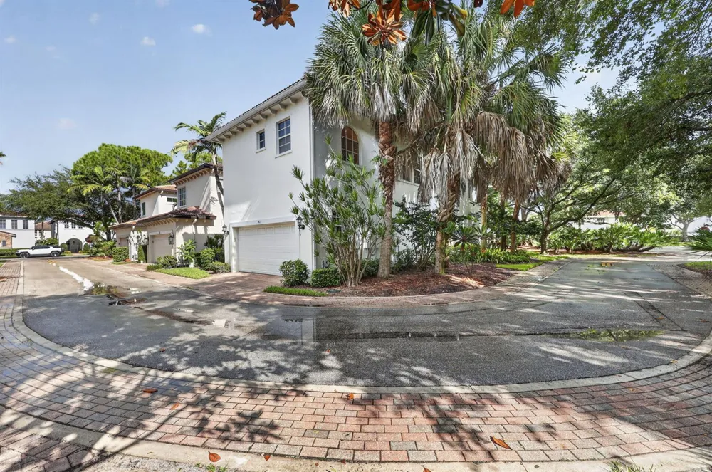 42 Stoney Drive Palm Beach Gardens, FL 33410