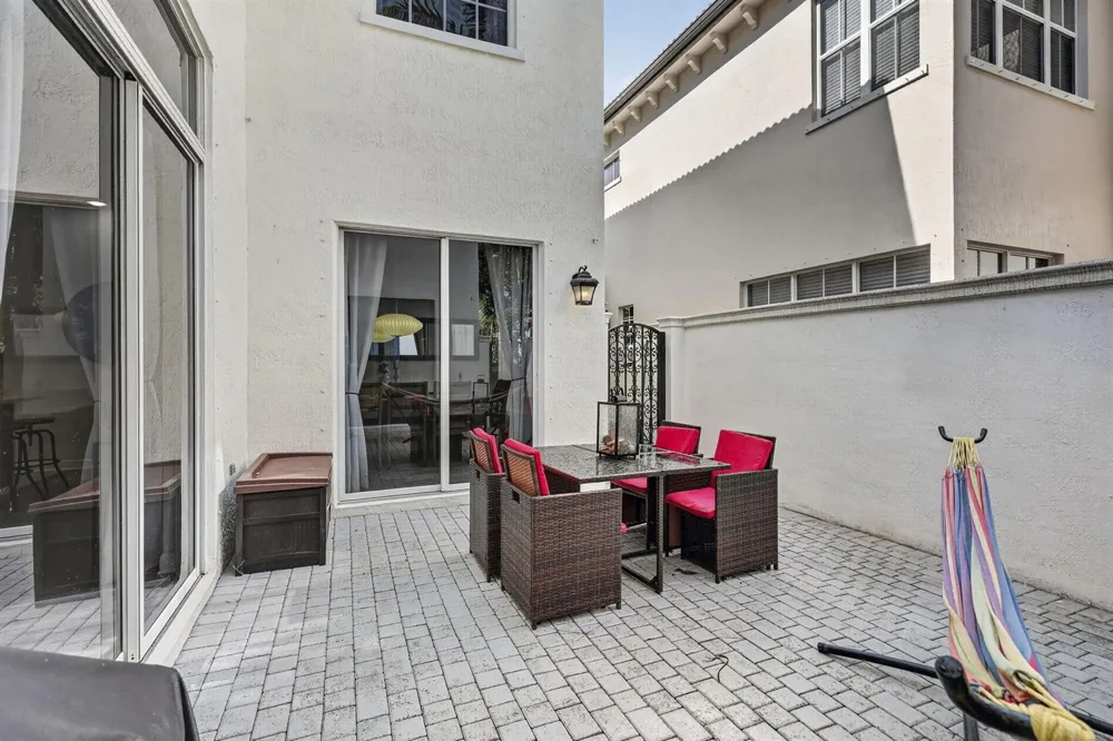 42 Stoney Drive Palm Beach Gardens, FL 33410