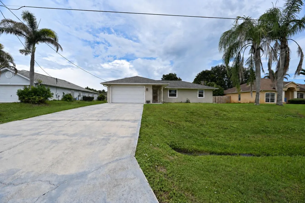 1755 SW Castinet Lane Port St. Lucie, FL 34953