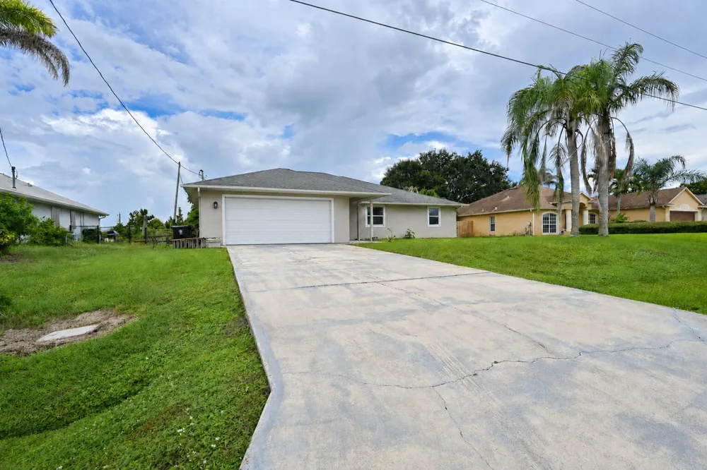 1755 SW Castinet Lane Port St. Lucie, FL 34953