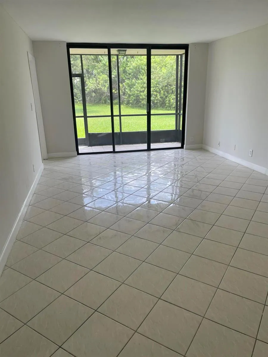 6301 University Drive #118 Tamarac, FL 33321