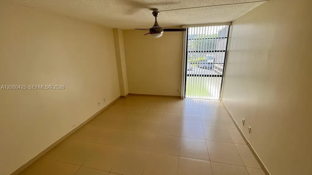 20500 W Country Club Dr #204 Aventura, FL 33180
