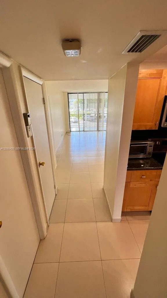 20500 W Country Club Dr #204 Aventura, FL 33180
