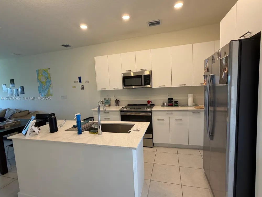 8001 NW 41st St #F-310 Doral, FL 33166