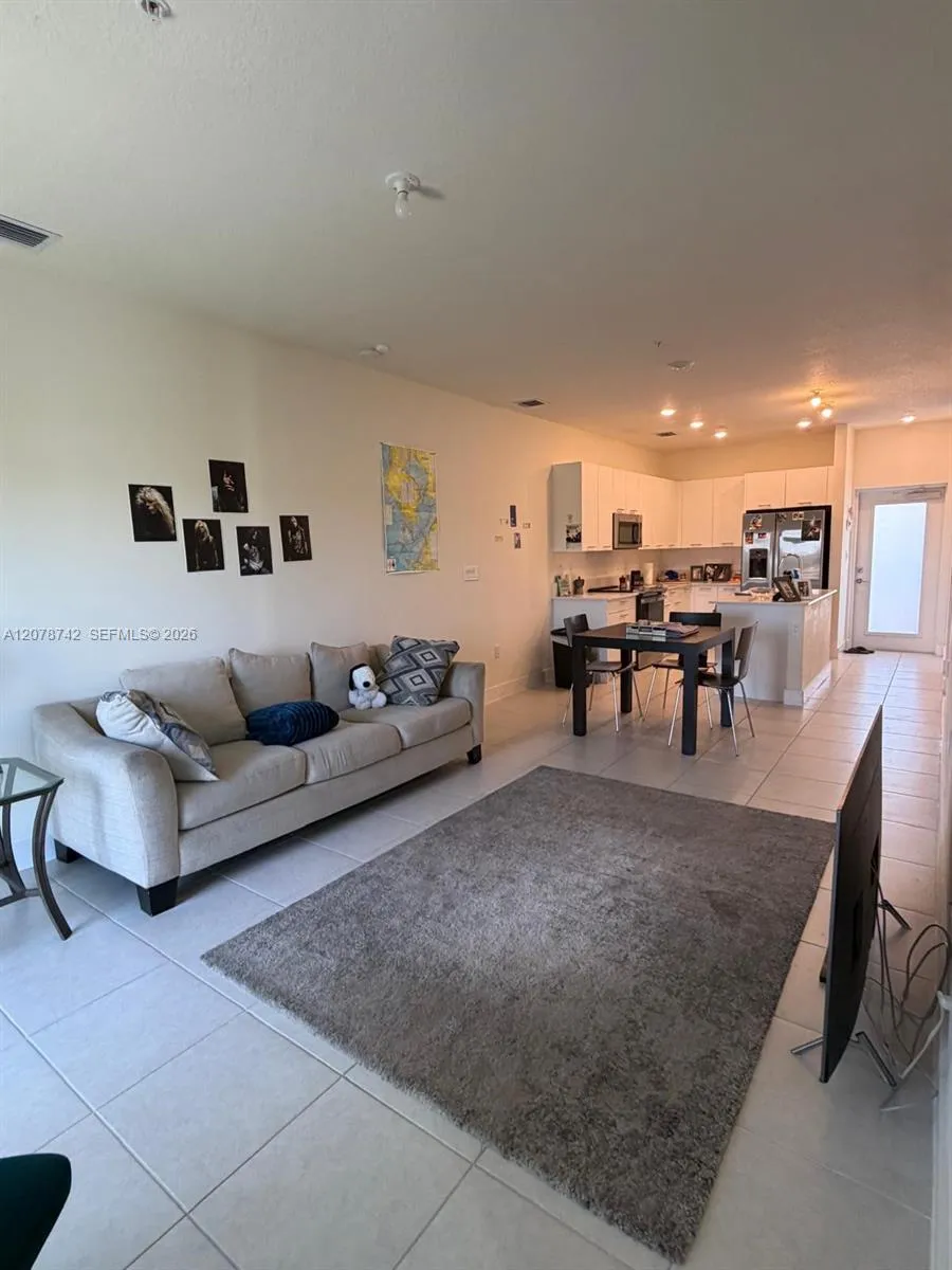 8001 NW 41st St #F-310 Doral, FL 33166