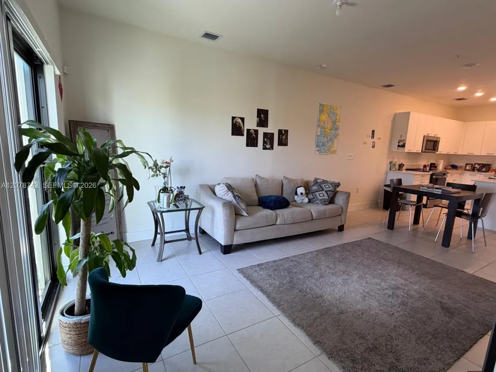 8001 NW 41st St #F-310 Doral, FL 33166