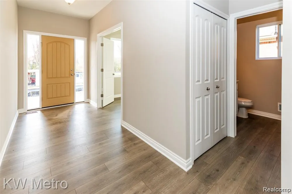 34607 John Bartley Circle Sterling Heights City, MI 48310
