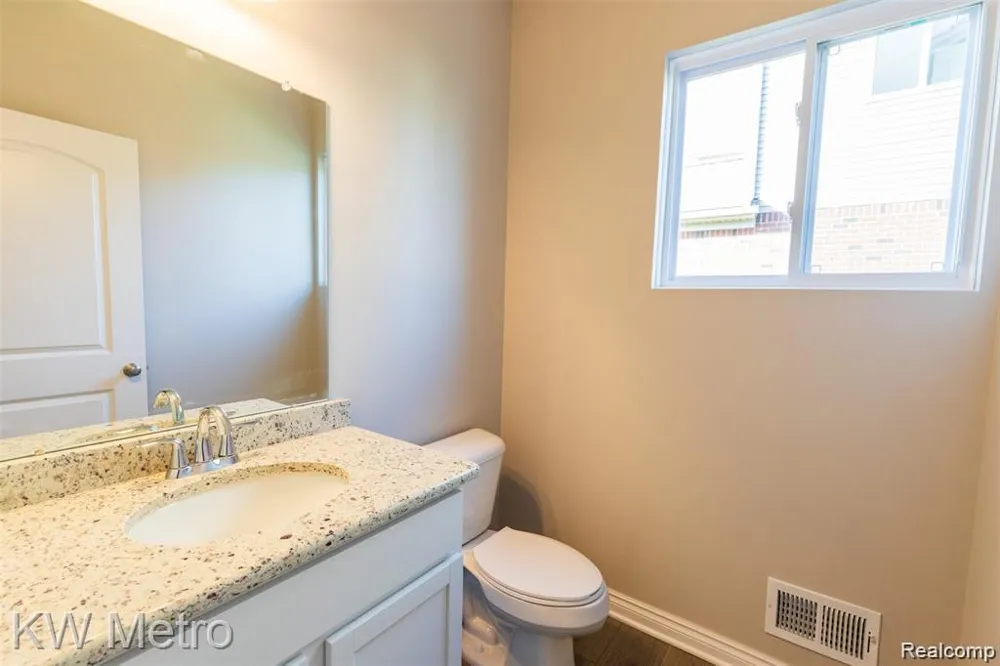 34607 John Bartley Circle Sterling Heights City, MI 48310