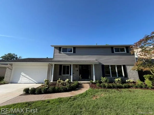 971 Canterbury Road Grosse Pointe Woods City, MI 48236