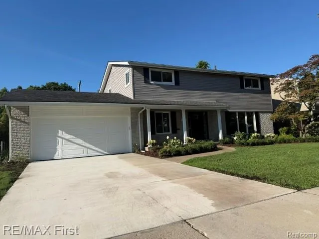 971 Canterbury Road Grosse Pointe Woods City, MI 48236