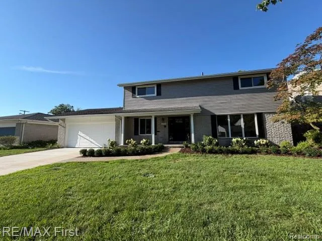 971 Canterbury Road Grosse Pointe Woods City, MI 48236